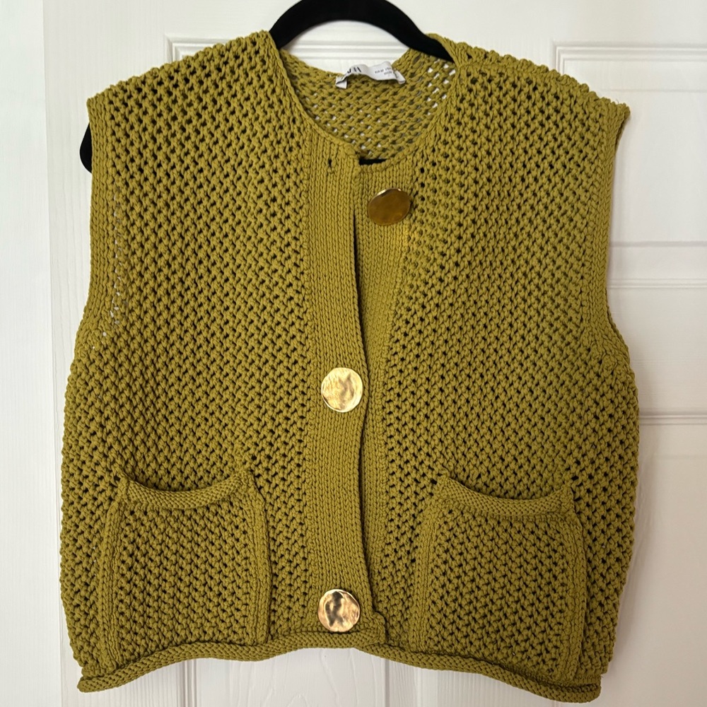 Zara Green Chunky Knit Button Vest with Gold Buttons